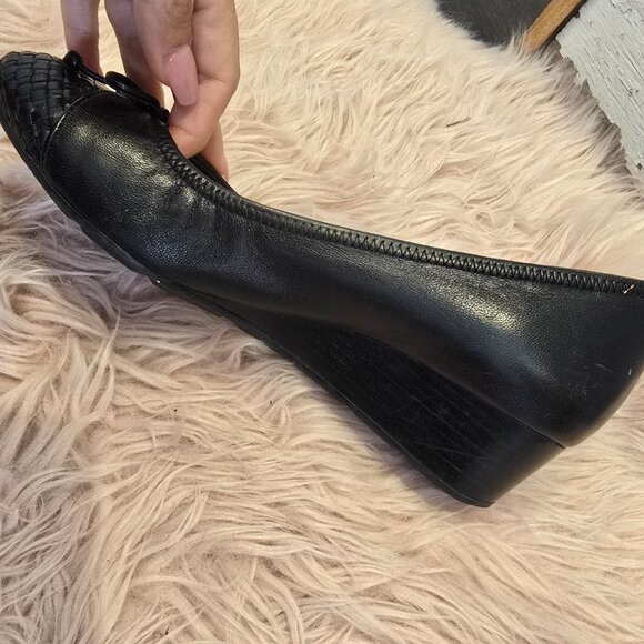 Black leather Cole Hann wedges - Picture 2 of 2